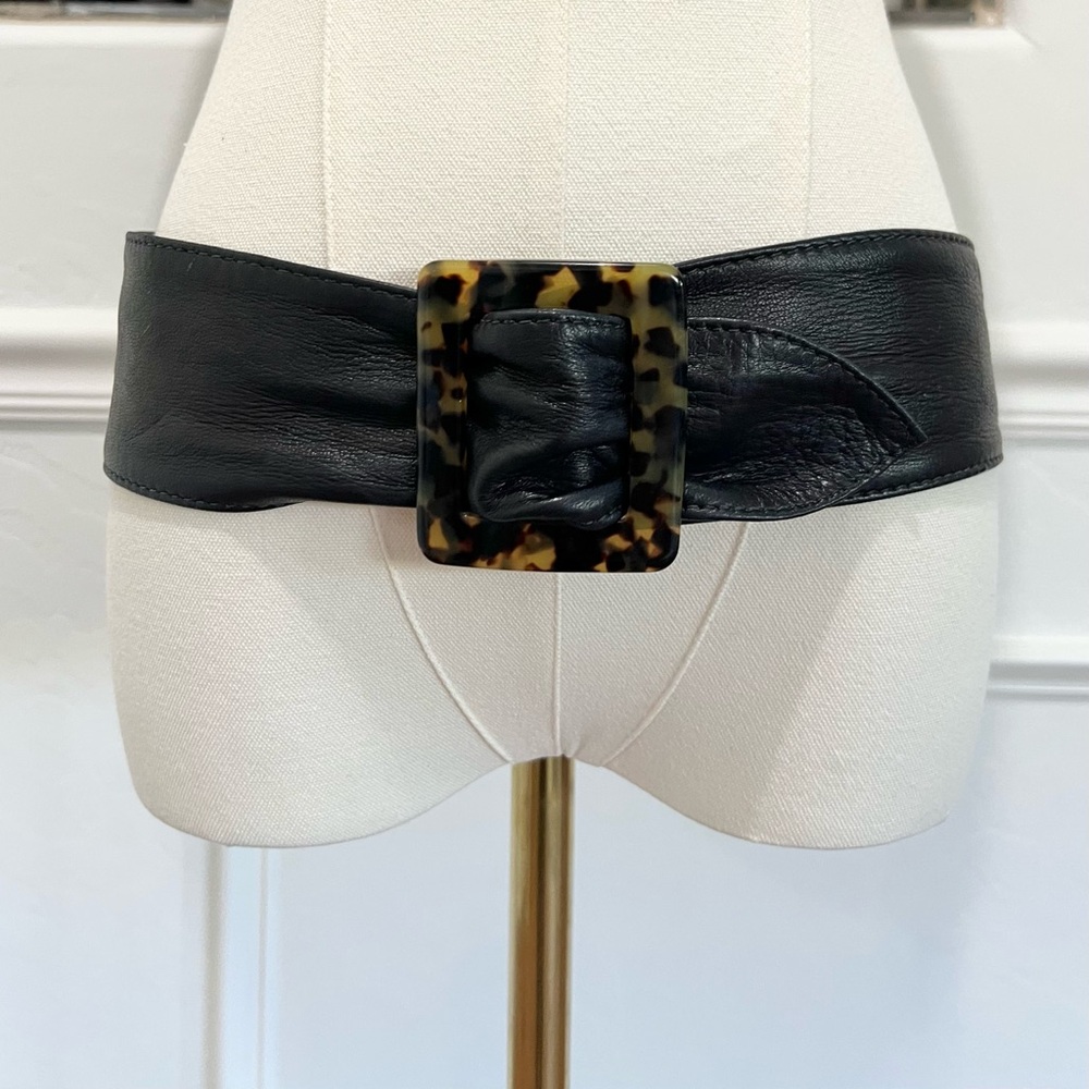 Ann Taylor Vintage Black Leather Belt with a Tortoiseshell Buckle Size Small